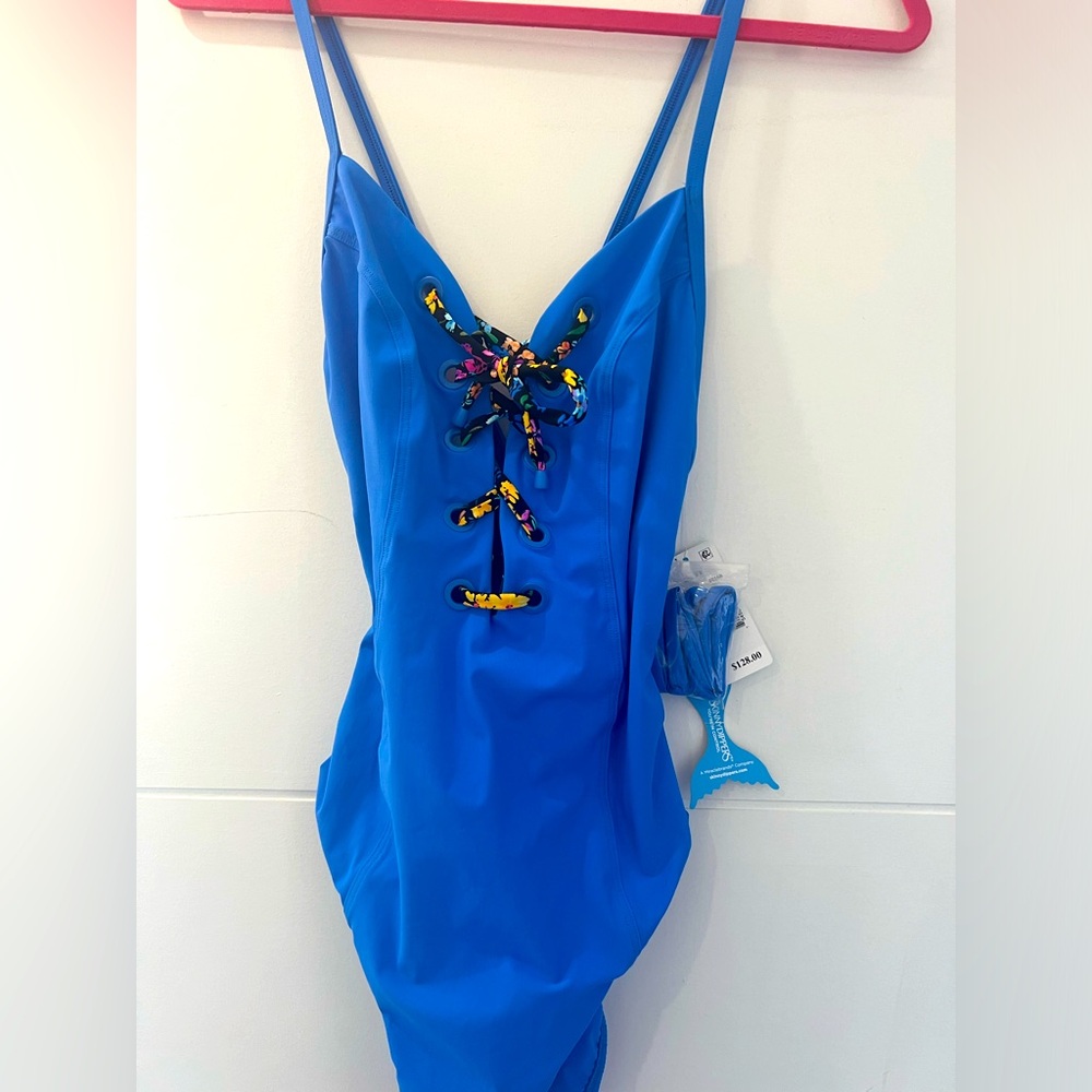 BEAUTIFUL “Lacey” Skinnydippers by miracle suit woman’s one piece bathing suit.